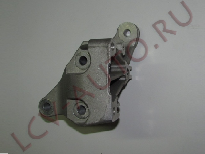 Кронштейн прав подушки ДВС 2.3 IVECO 500394523